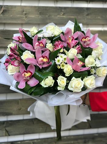 Букет цветов из: Розы и Хризантемы в Рославле