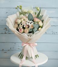 Букет цветов из:  Розы и Лизиантусы в Рославле