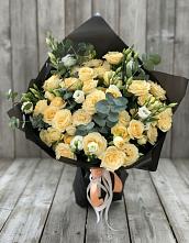 Букет цветов из:  Розы и Лизиантусы в Рославле