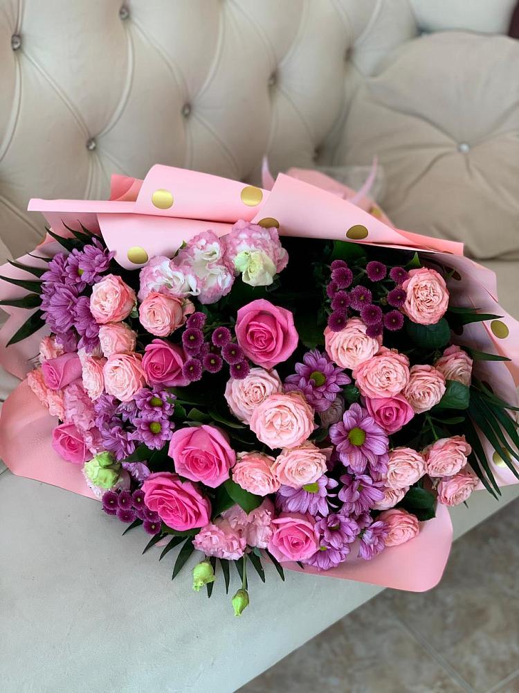 Букет цветов из: Хризантемы, Розы и Лизиантусы в Рославле