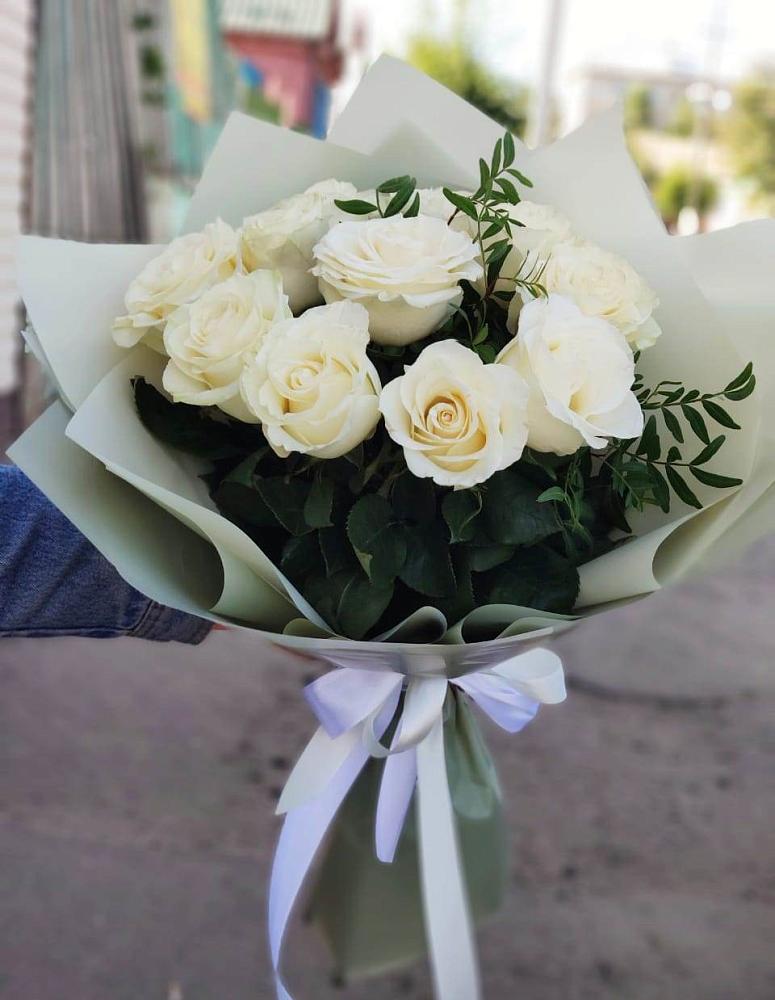 Букет Белые розы Проуд в Рославле