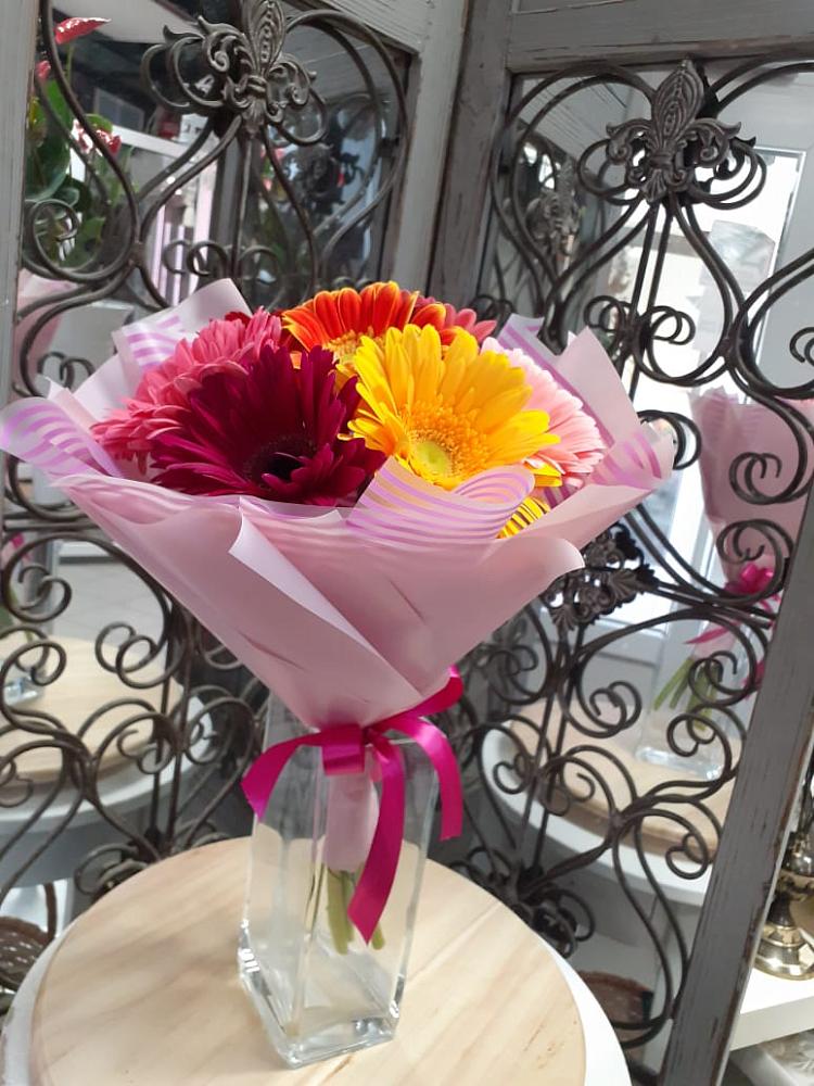 Букет цветов из: Герберы в Рославле