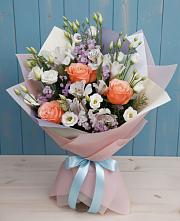 Букет цветов из:  Лизиантусы, Розы, Альстромерии и Гипсофила #REPLACE_PRED# Рославле