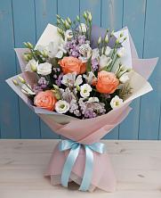 Букет цветов из:  Лизиантусы, Розы, Альстромерии и Гипсофила в Рославле