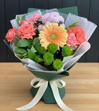 Букет цветов из:  Гвоздики, Розы, Герберы и Хризантемы #REPLACE_PRED# Рославле