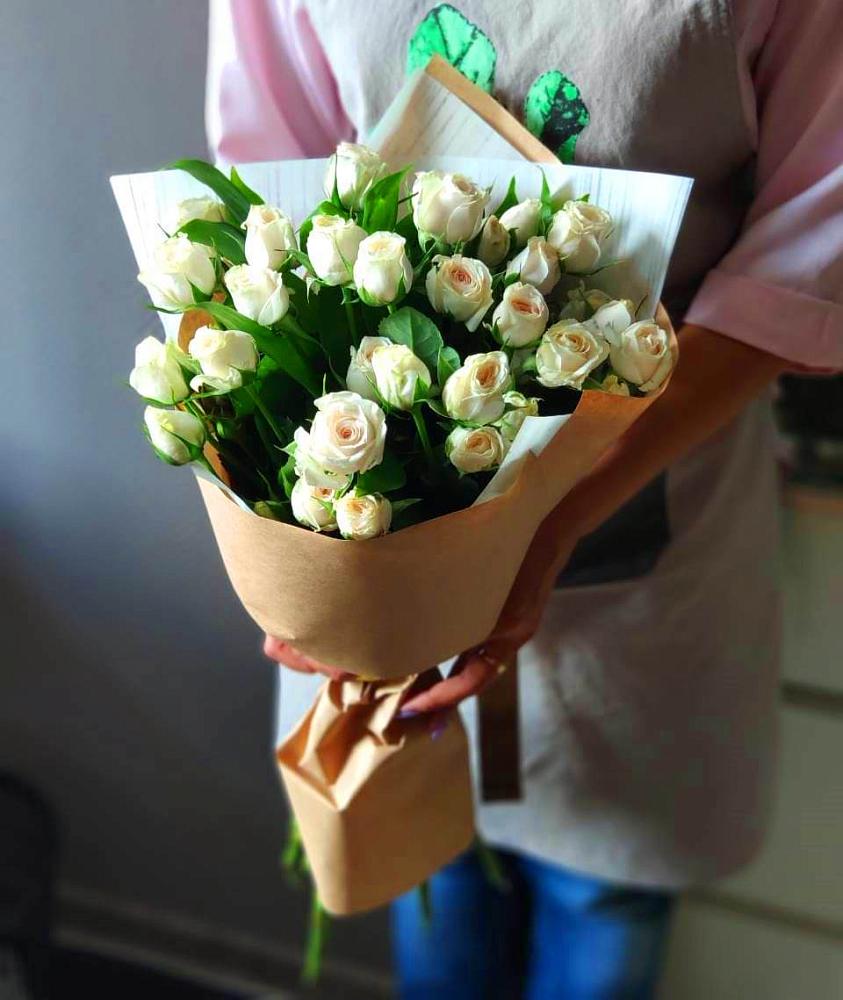 Букет цветов из: Розы в Рославле