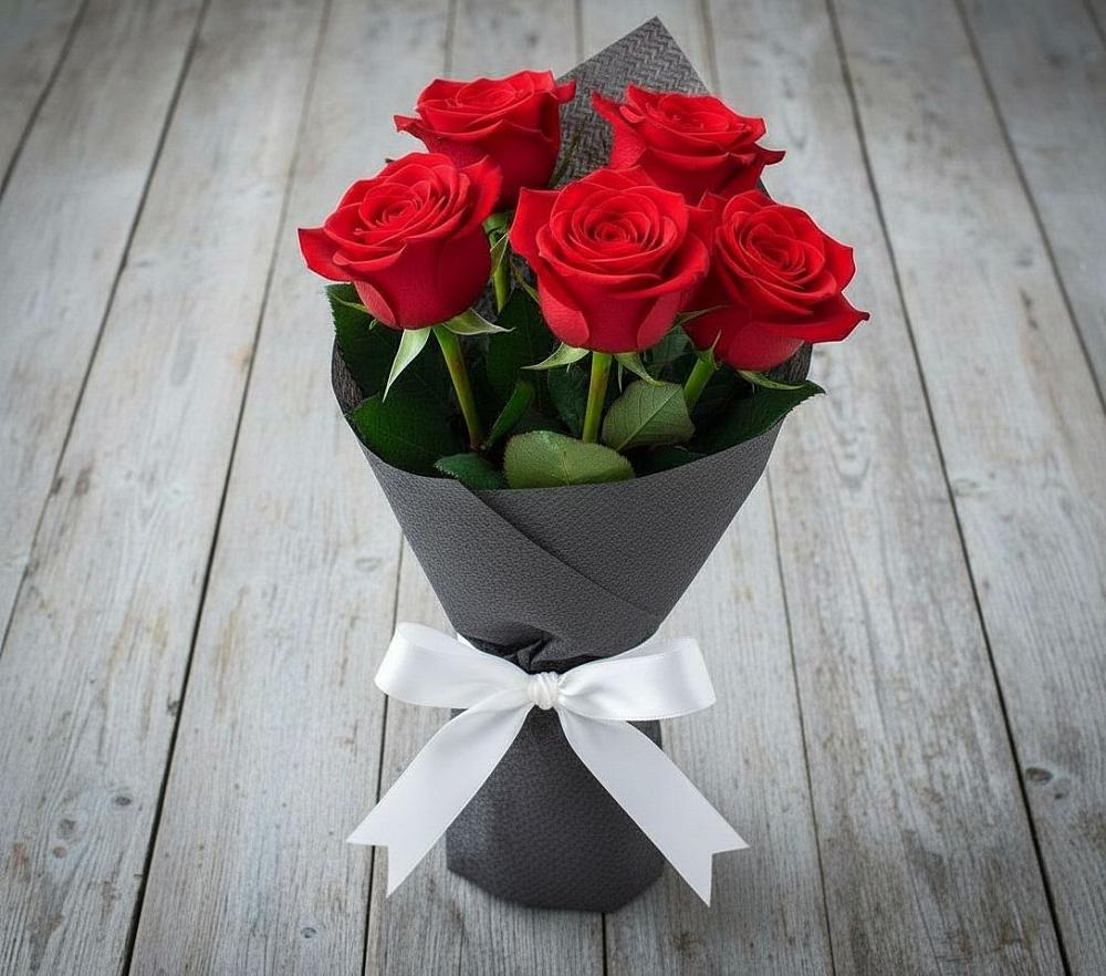 Букет 5 Красных роз Эдлесс Лав в Рославле