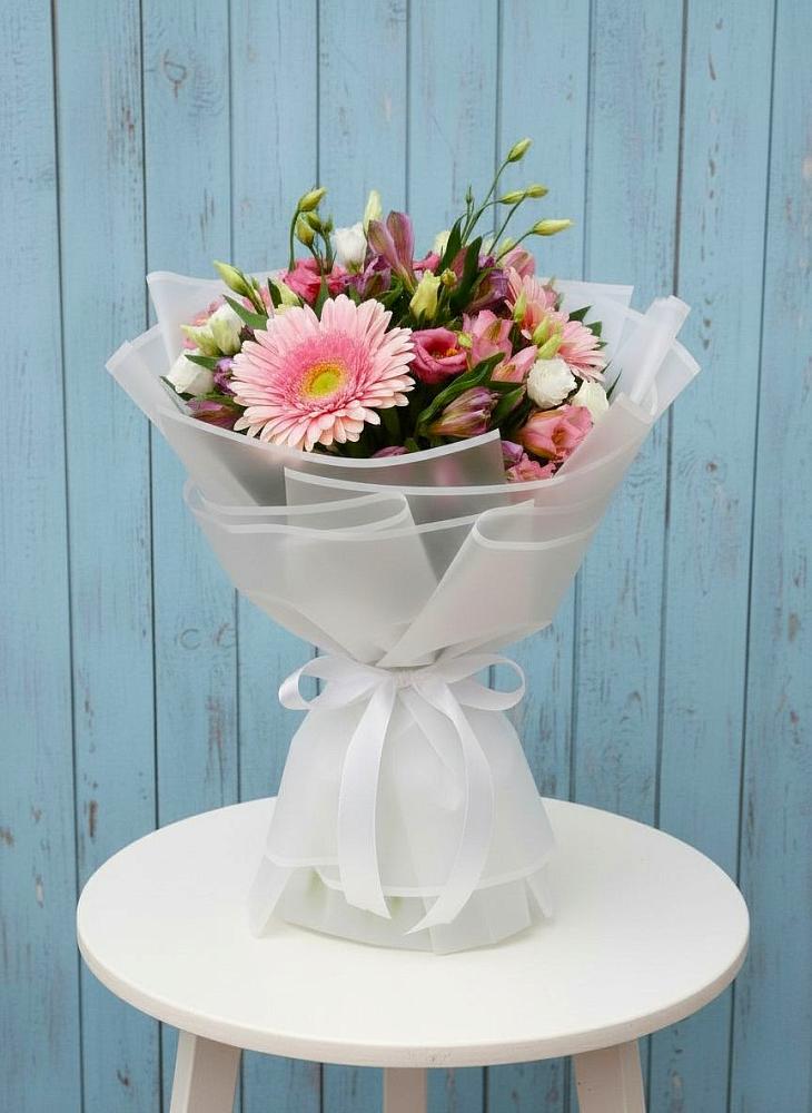 Букет цветов из: Герберы, Альстромерии и Лизиантусы в Рославле