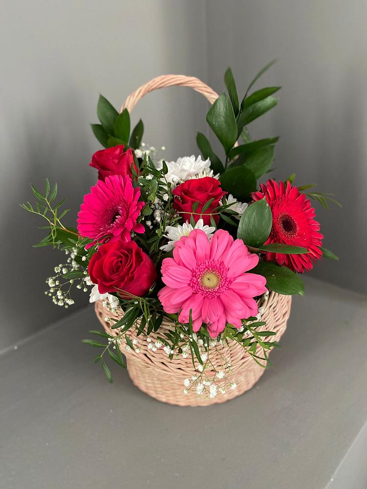 Цветочная композиция из Розы, Хризантемы и Герберы в корзине в Рославле
