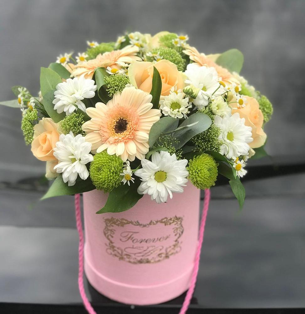 Цветочная композиция из Розы, Герберы и Хризантемы в шляпной коробке в Рославле